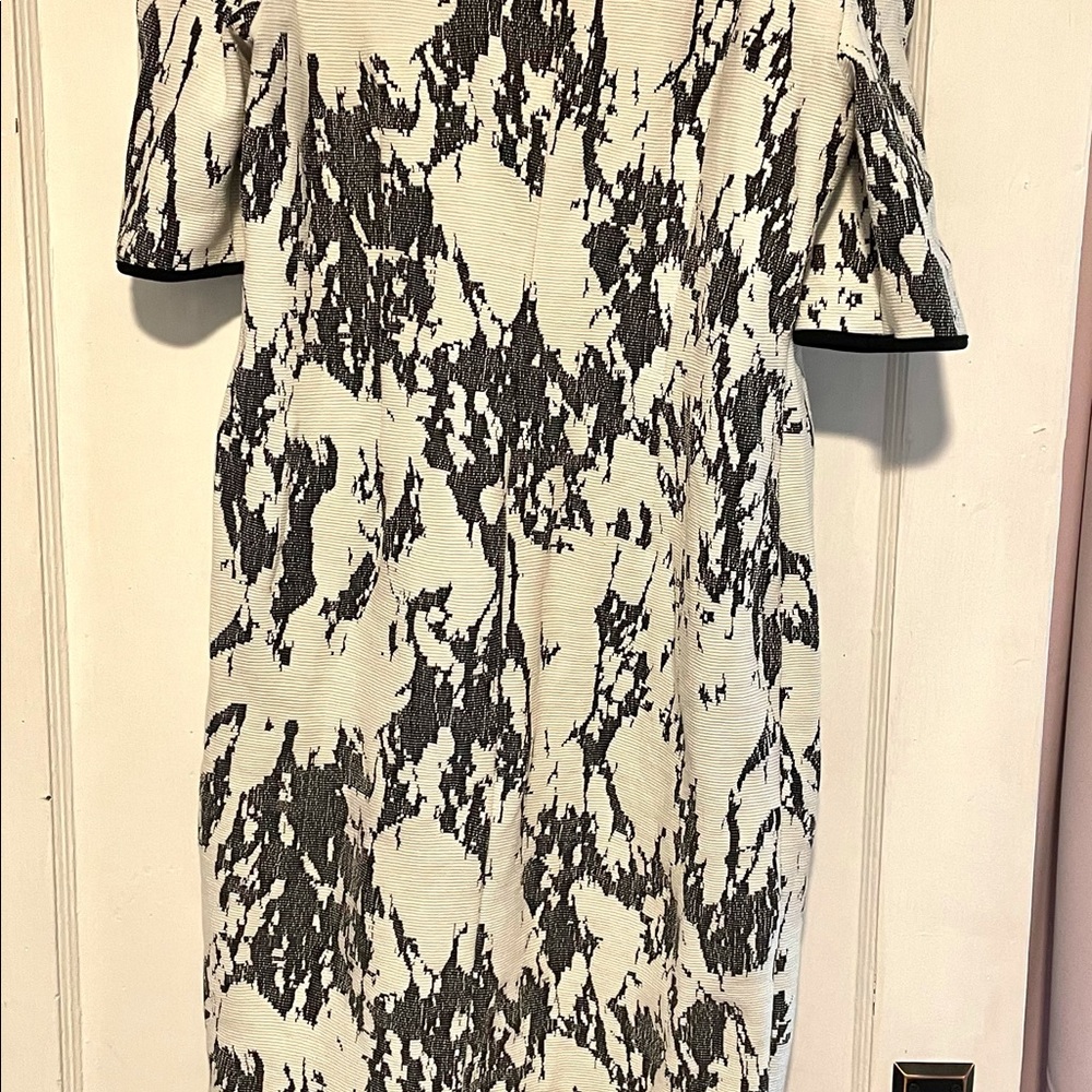 Joseph Ribkoff, great condition, cocktail dress.